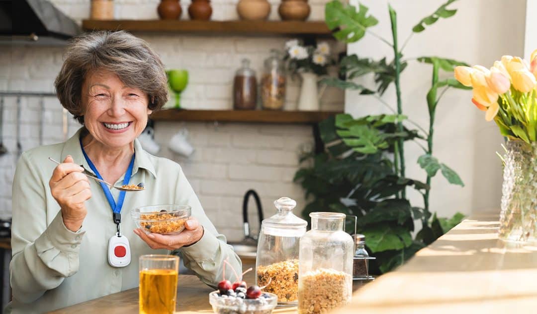 Monitored Medical Alert Systems in St. Louis: How They Work & What to Look For